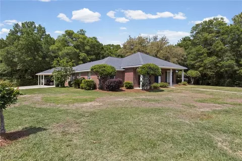Exterior - 7710 Meadows Dr N, Mobile, AL 36619 photo 2 of 5