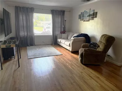 Living - 2769 Chadwick Dr N, Mobile, AL 36606 photo 3 of 5