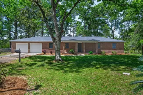 5764 Magnolia Rd, Theodore, AL 36582