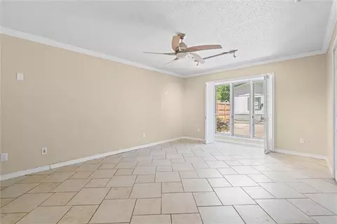 Living - 3724 Claridge Rd, Mobile, AL 36608 photo 3 of 5