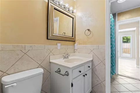Bath - 3724 Claridge Rd, Mobile, AL 36608 photo 2 of 2
