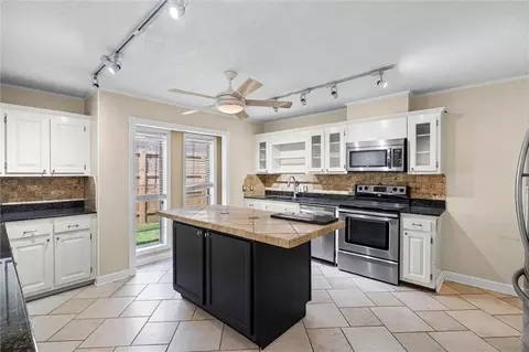 Kitchen - 3724 Claridge Rd, Mobile, AL 36608 photo 1 of 5
