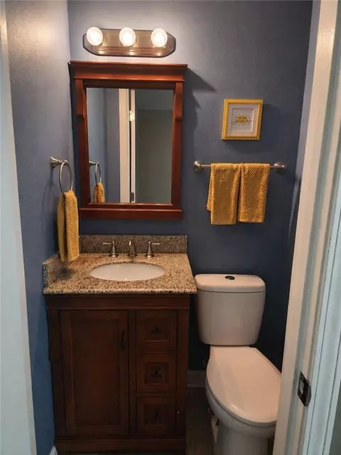 Bath - 257 9th Ave, Chickasaw, AL 36611 photo 1 of 4