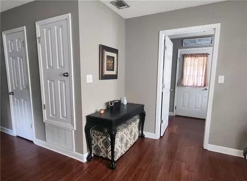 Entry Way - 257 9th Ave, Chickasaw, AL 36611 photo 3 of 4