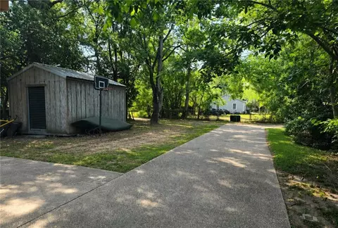 Exterior - 257 9th Ave, Chickasaw, AL 36611 photo 1 of 3