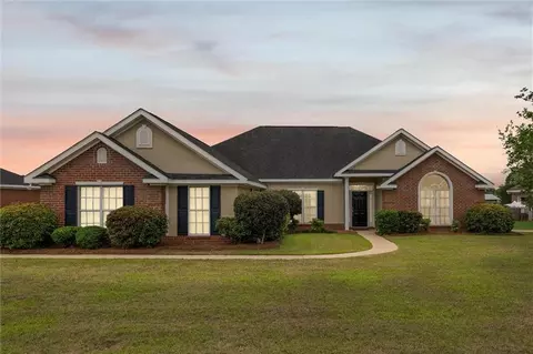 9651 Hampshire Ct, Mobile, AL 36695
