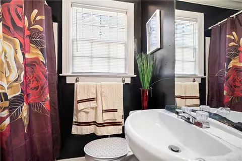 Bath - 617 Ruth St, Mobile, AL 36606 photo 1 of 1