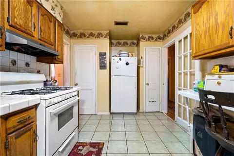 Kitchen - 617 Ruth St, Mobile, AL 36606 photo 4 of 4