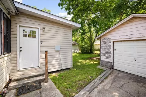 Exterior - 617 Ruth St, Mobile, AL 36606 photo 2 of 3