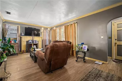 Living - 617 Ruth St, Mobile, AL 36606 photo 3 of 3