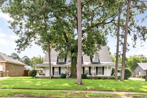 1605 Sugar Creek Dr E, Mobile, AL 36695