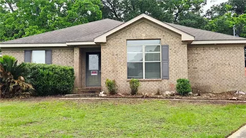 9660 Curtis Dr W, Irvington, AL 36544