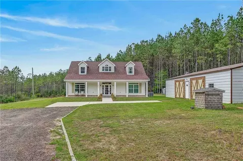 30757 Brady Rd, Robertsdale, AL 36567