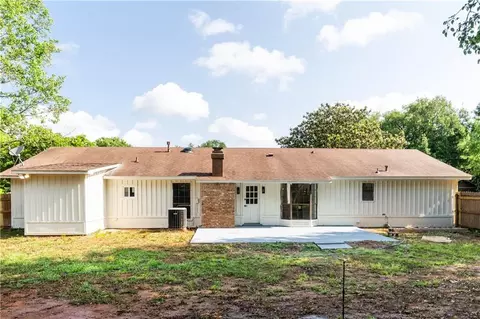 Exterior - 2549 Meadowview Dr, Mobile, AL 36695 photo 3 of 8