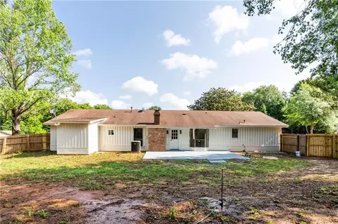 Exterior - 2549 Meadowview Dr, Mobile, AL 36695 photo 4 of 8