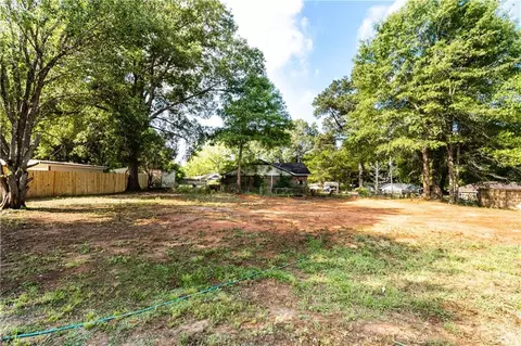 Exterior - 2549 Meadowview Dr, Mobile, AL 36695 photo 6 of 8