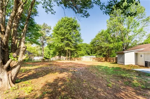 Exterior - 2549 Meadowview Dr, Mobile, AL 36695 photo 7 of 8