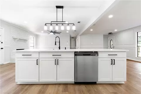Kitchen - 2549 Meadowview Dr, Mobile, AL 36695 photo 1 of 2