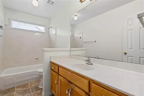 Bath - 6740 Barnes Dr E, Theodore, AL 36582 photo 3 of 3