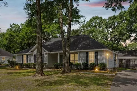 6740 Barnes Dr E, Theodore, AL 36582