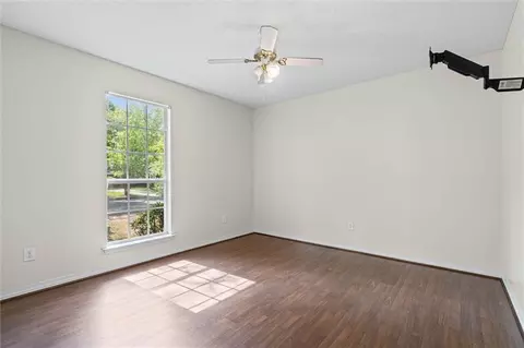 Bedroom - 6740 Barnes Dr E, Theodore, AL 36582 photo 2 of 3