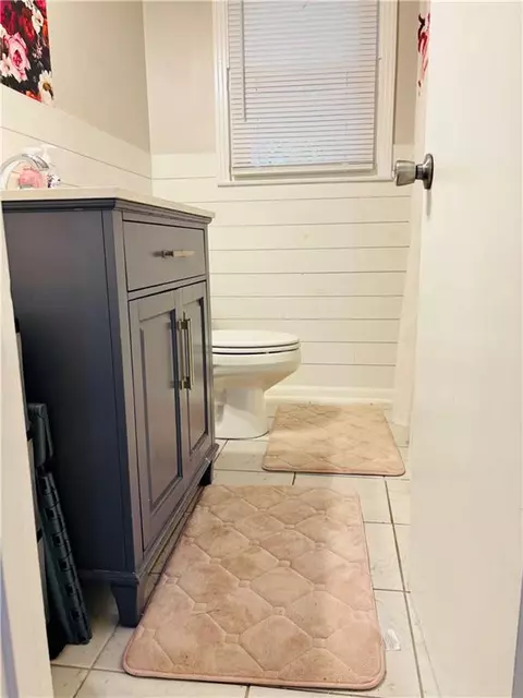 Bath - 5612 Diane Dr, Mobile, AL 36618 photo 2 of 2
