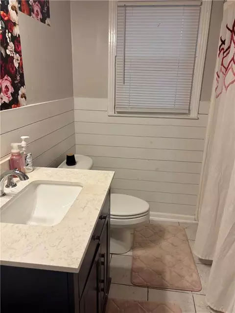 Bath - 5612 Diane Dr, Mobile, AL 36618 photo 1 of 2
