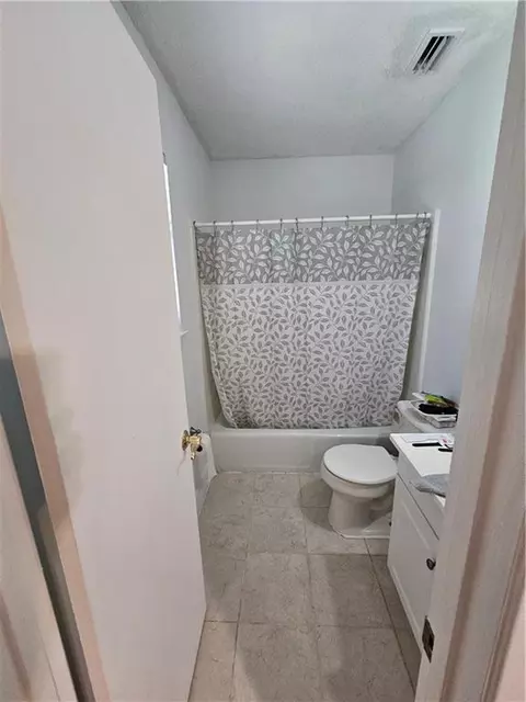 Bath - 3750 Ching Dairy Loop Rd E, Mobile, AL 36618 photo 3 of 4
