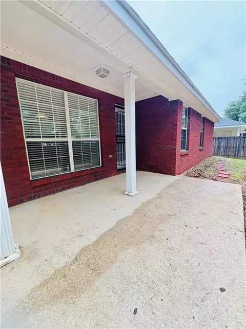 Exterior - 1765 Donham Dr, Mobile, AL 36618 photo 2 of 2