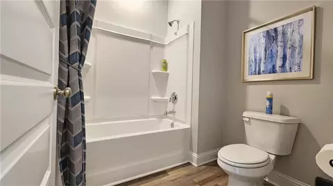 Bath - 3877 Newman Rd, Mobile, AL 36695 photo 3 of 3