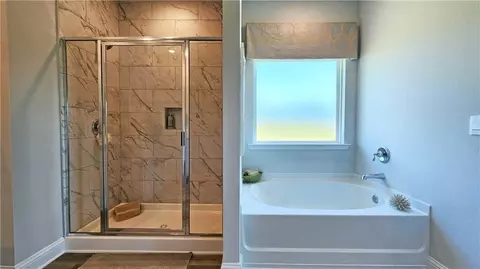 Bath - 3877 Newman Rd, Mobile, AL 36695 photo 2 of 3