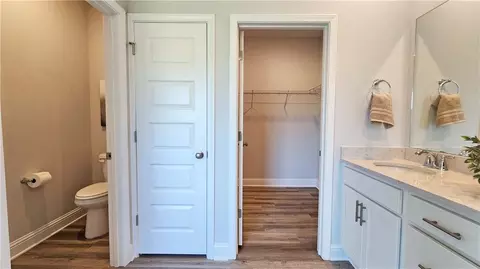 Entry Way - 3877 Newman Rd, Mobile, AL 36695 photo 3 of 5