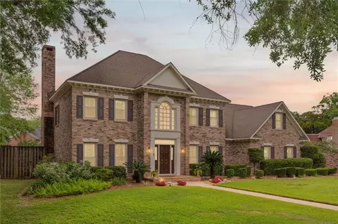 1604 Woodspointe Cir, Mobile, AL 36609