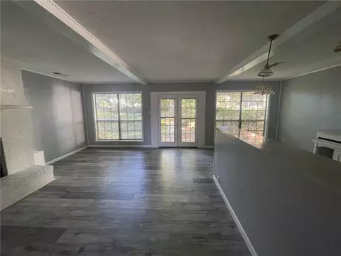 Living - 123 Windsor Ct, Daphne, AL 36526 photo 1 of 4