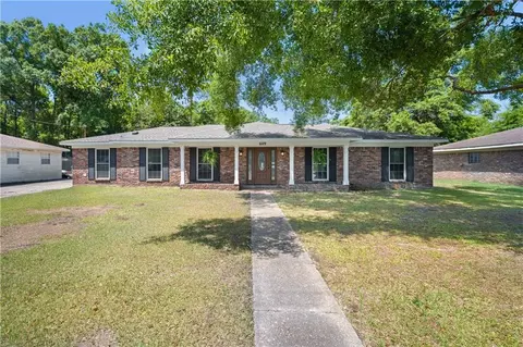 609 Oakmont St, Saraland, AL 36571