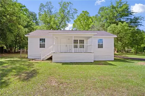 223 Thompson Blvd, Chickasaw, AL 36611