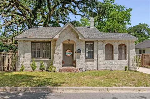 2716 Edgewood St, Mobile, AL 36607