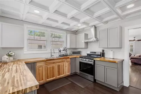 Kitchen - 2716 Edgewood St, Mobile, AL 36607 photo 1 of 3