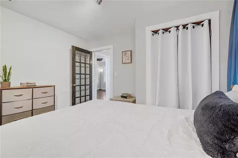 Bedroom - 2716 Edgewood St, Mobile, AL 36607 photo 3 of 5