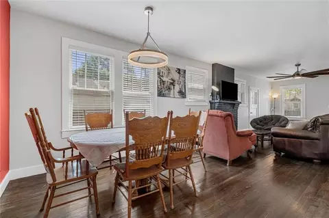 Dining - 2716 Edgewood St, Mobile, AL 36607 photo 1 of 2