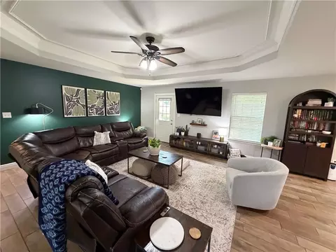 Living - 7351 Griffice Rd, Mobile, AL 36618 photo 1 of 3