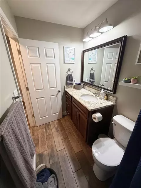 Bath - 7351 Griffice Rd, Mobile, AL 36618 photo 2 of 3