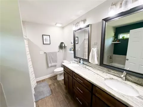 Bath - 7351 Griffice Rd, Mobile, AL 36618 photo 1 of 3
