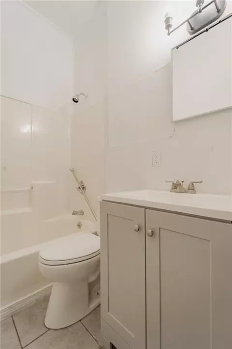 Bath - 63 Macks St, Mobile, AL 36607 photo 2 of 2