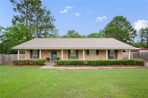 8406 Champlain Cir, Mobile, AL 36695