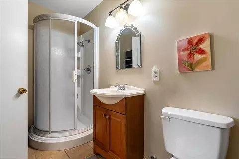 Bath - 559 Cumberland Rd, Mobile, AL 36608 photo 5 of 5