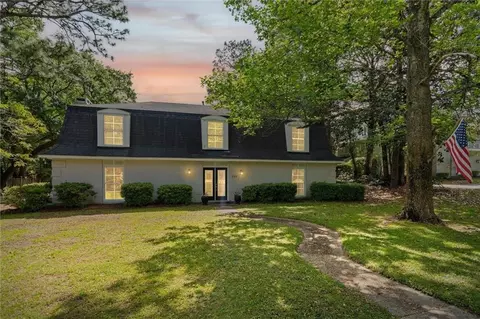 559 Cumberland Rd, Mobile, AL 36608