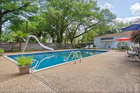 Exterior - 559 Cumberland Rd, Mobile, AL 36608 photo 2 of 11