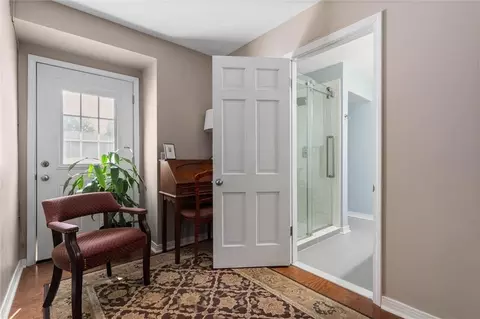 Entry Way - 559 Cumberland Rd, Mobile, AL 36608 photo 4 of 5