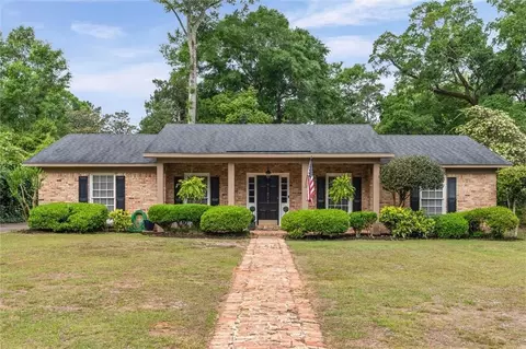 2212 Knollwood Dr, Mobile, AL 36609